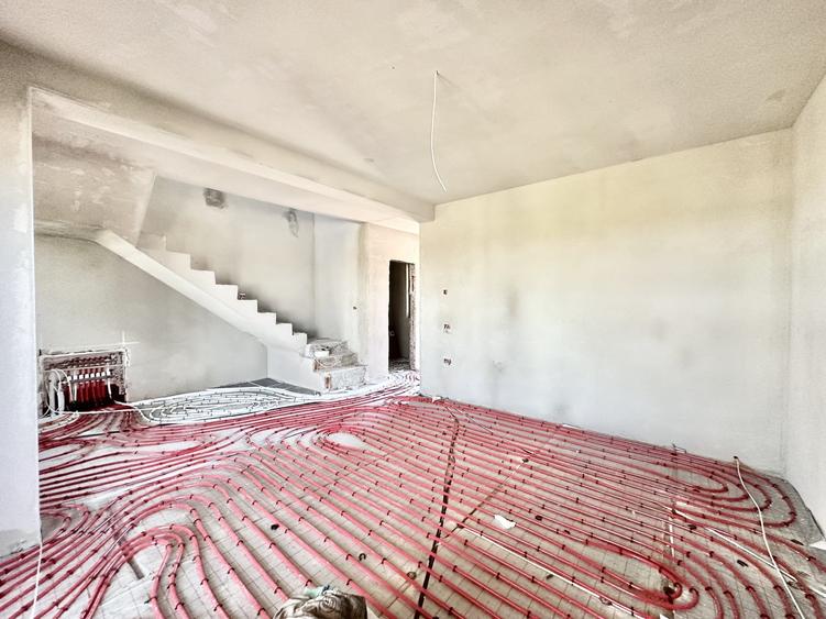 Duplex cu 4 camere cu Canalizare în Moșnița Veche