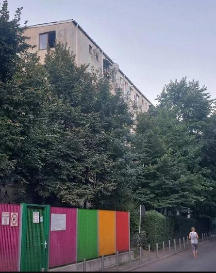 Garsonieră decomandată în Apărătorii Patriei