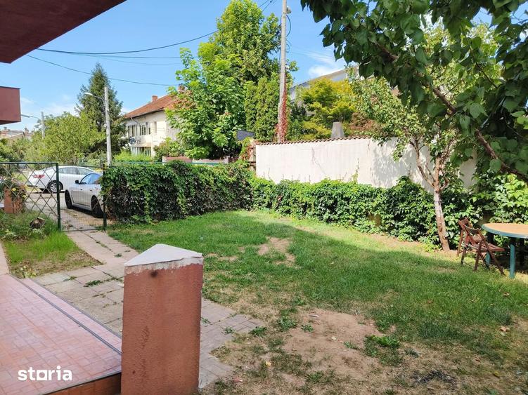 Casă cu 4 camere cu Teren 220 Mp în Calea București