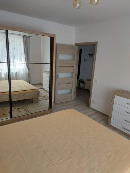 Apartament cu 3 camere decomandat în Florești