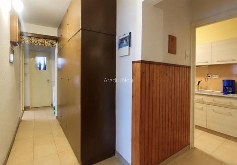 Apartament 3 camere Aradul Nou