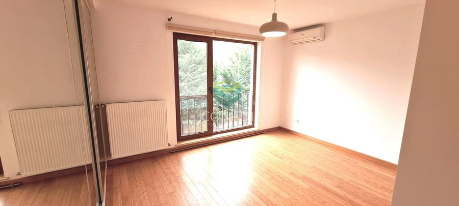Duplex cu 5 camere cu Canalizare în Iancu Nicolae