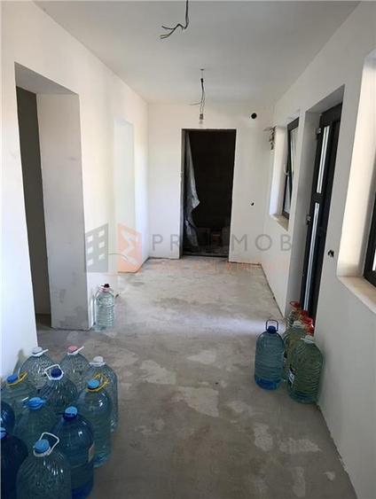 Casă individuală cu 4 camere cu Teren 995 Mp în Căpățânești