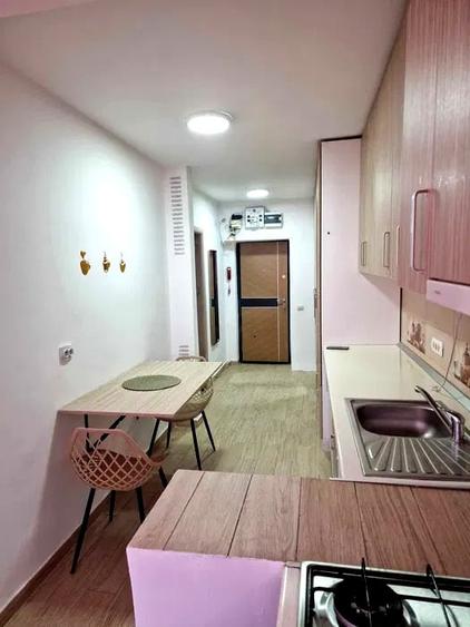Apartament cu 2 camere semidecomandat, mobilat în Ștefan cel Mare