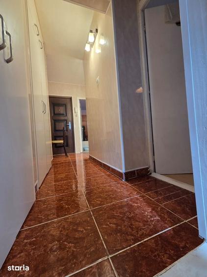 Apartament cu 2 camere decomandat în E3