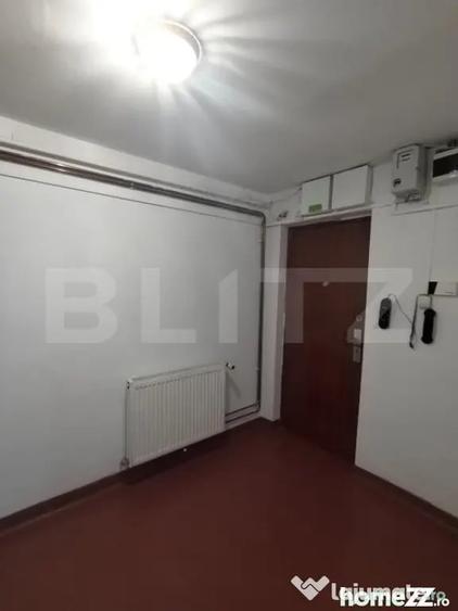 Spatiu comercial 3 camere decomandat Micro 4 - 6