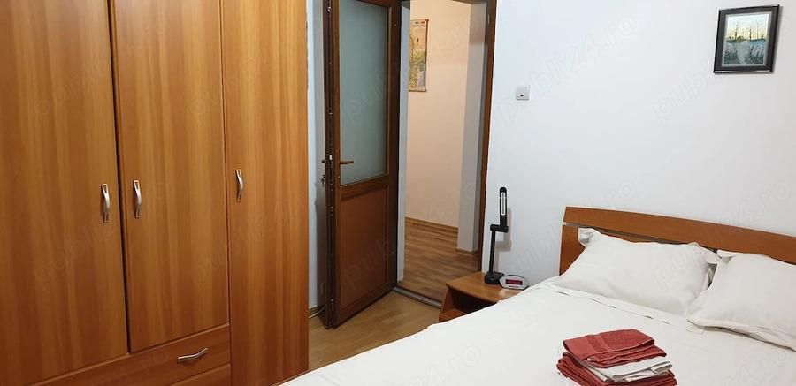 Apartament cu 3 camere decomandat, mobilat în Central