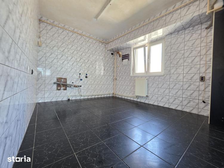 Apartament cu 4 camere în Militari