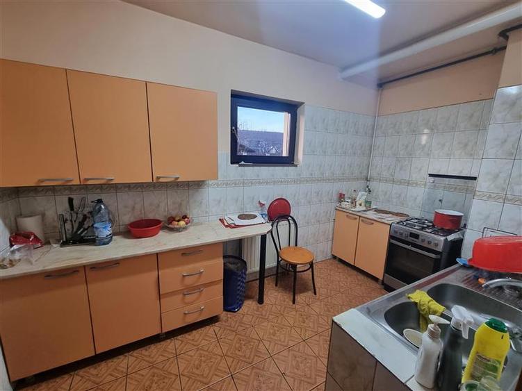 Casă cu 4 camere cu Teren 1200 Mp în Unirii