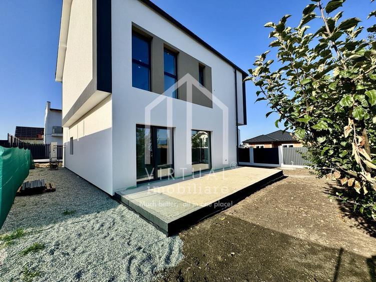 Casă individuală cu 4 camere cu Canalizare în Exterior Est