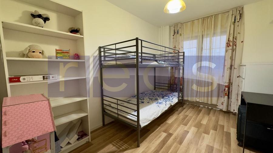 Apartament cu 4 camere decomandat, mobilat în Bucur Obor