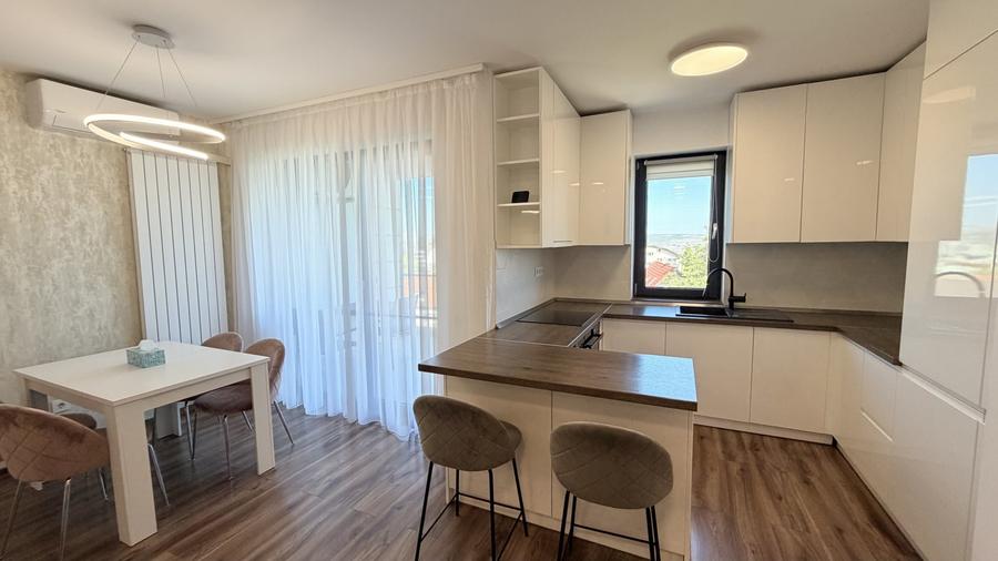 Apartament cu 2 camere semidecomandat, mobilat în Andrei Mureșanu