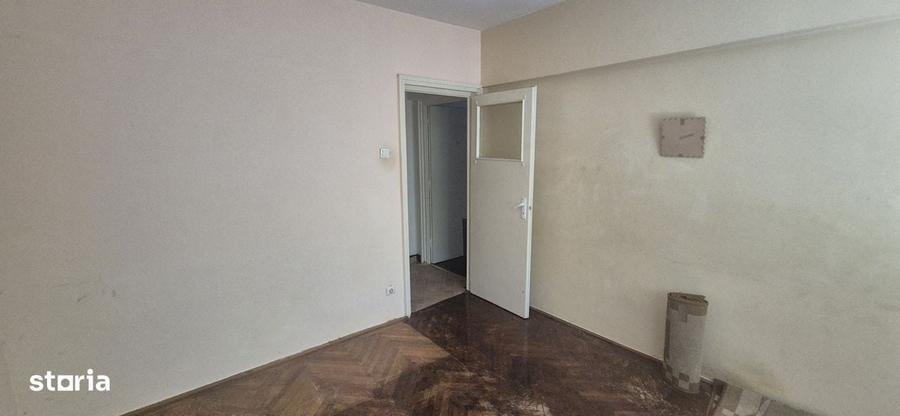 Apartament cu 2 camere semidecomandat în Tineretului