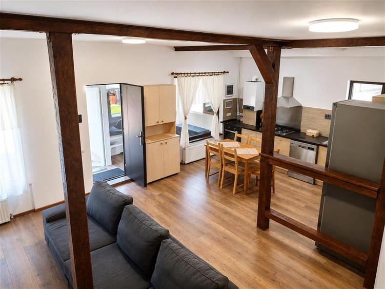 Casă individuală cu 2 camere cu Teren 350 Mp în Craiter