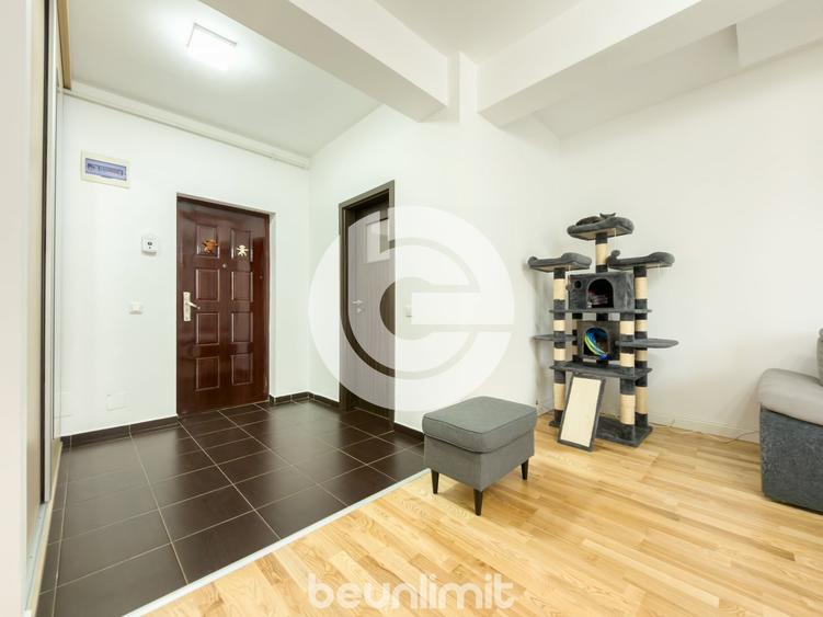 Apartament cu 3 camere semidecomandat, mobilat în Turnișor