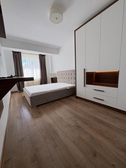 Inchiriez 2 camere decomandat - 1
