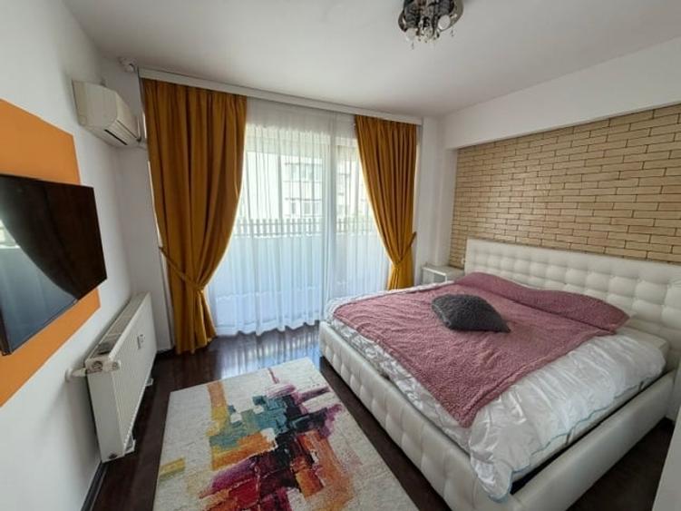 Apartament cu 3 camere semidecomandat în Nerva Traian