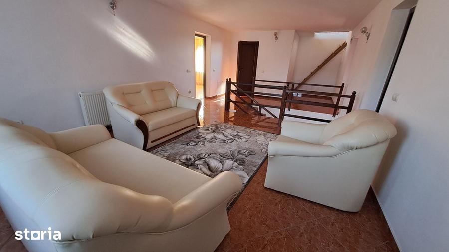 Casă cu 4 camere cu Teren 1745 Mp în Săcălășeni