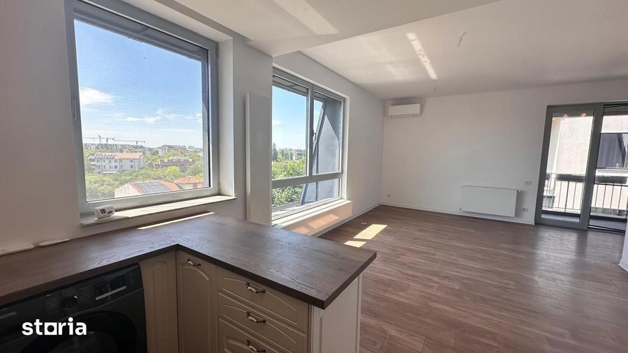 Apartament cu 3 camere semidecomandat, mobilat în Dămăroaia