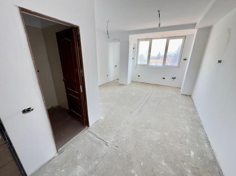 Casă cu 15 camere cu Canalizare în Domenii