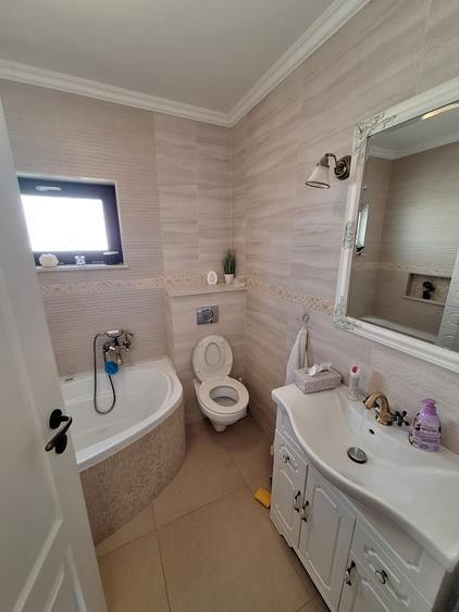Apartament cu 2 camere decomandat în Dumbrăvița