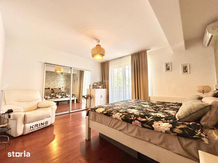 Casă cu 8 camere cu Teren 903 Mp în Central