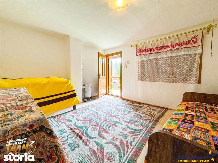Casă cu 2 camere cu Teren 553 Mp în Sâncrai