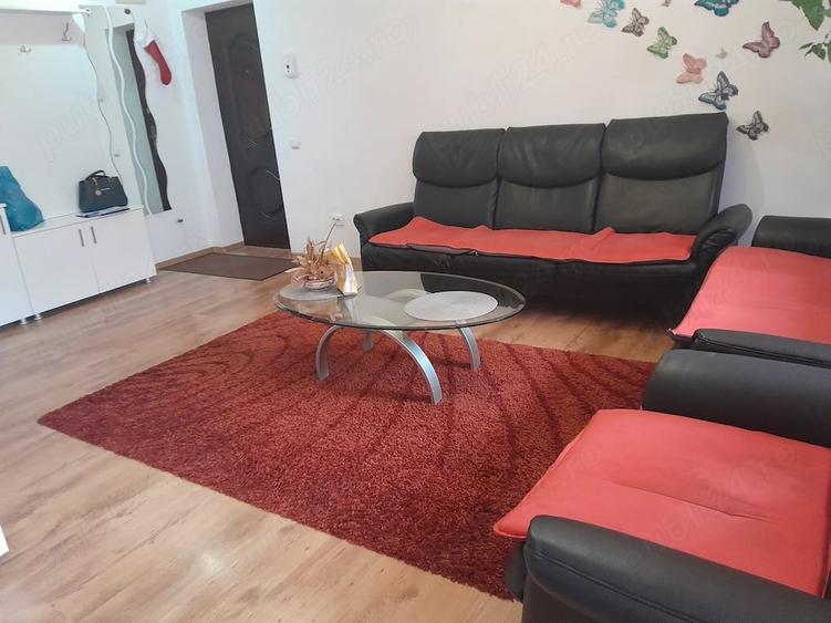 Apartament cu 3 camere semidecomandat în Florești