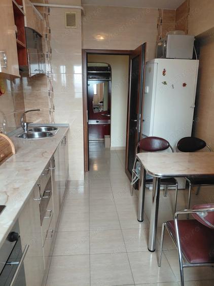Apartament cu 3 camere decomandat în Micro 21