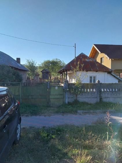Casă cu 2 camere cu Teren 3819 Mp în Ionești