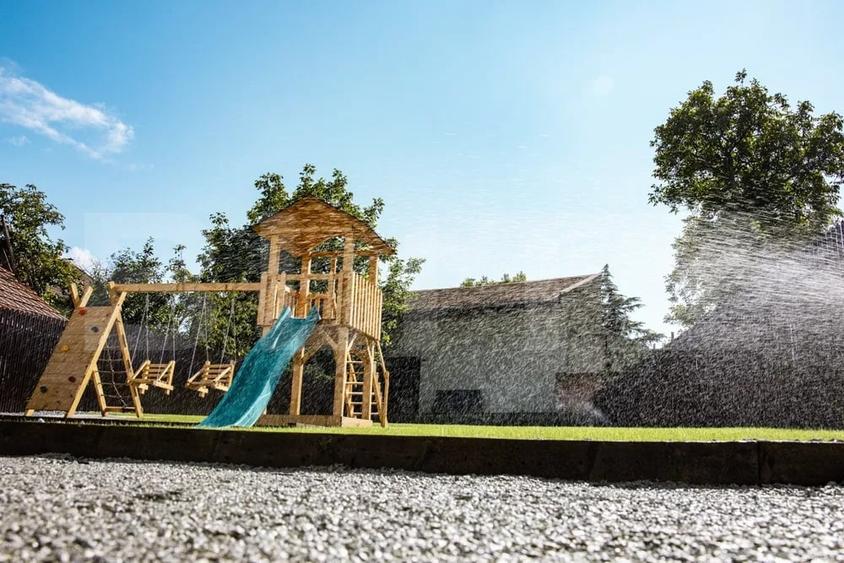 Casă individuală cu 3 camere cu Canalizare în Cetate