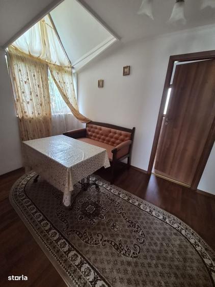 Casă cu 4 camere în Vadu