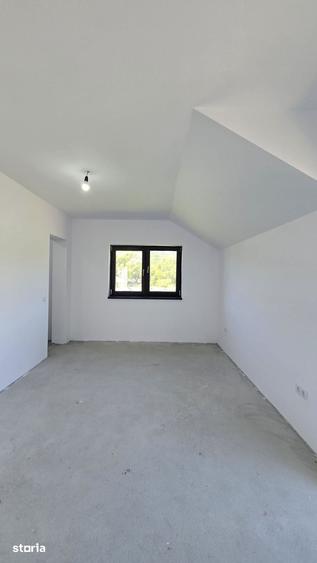 Casă cu 5 camere cu Teren 537 Mp în Central