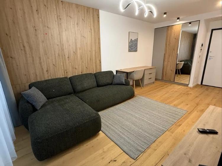 Apartament cu 2 camere semidecomandat, mobilat în Aviației