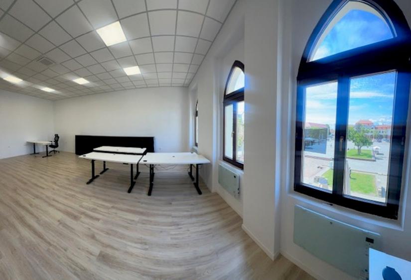 Birou, de 12.300000190735 mp, în Orașul Vechi
