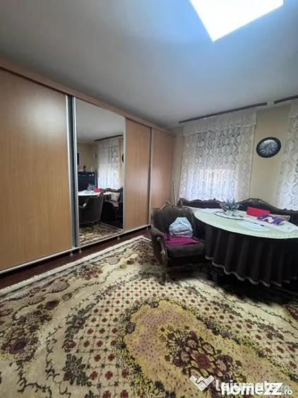 Casă cu 8 camere cu Teren 700 Mp în Rădăuți