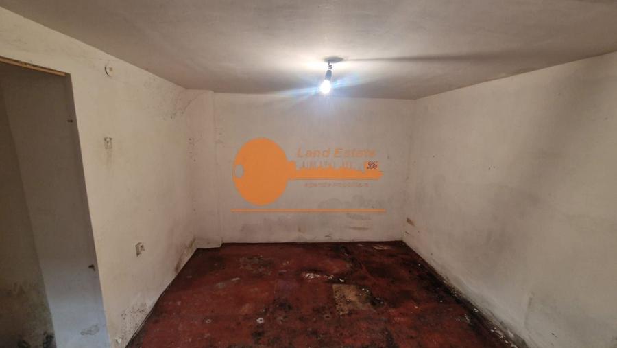 Casă individuală cu 6 camere cu Canalizare în Crângași