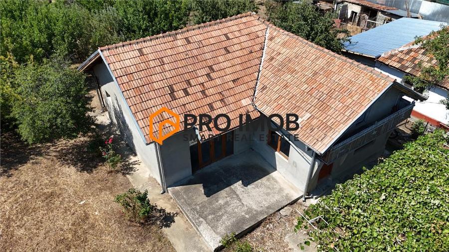 Casă individuală cu 3 camere cu Teren 1749 Mp în Valea Nucului