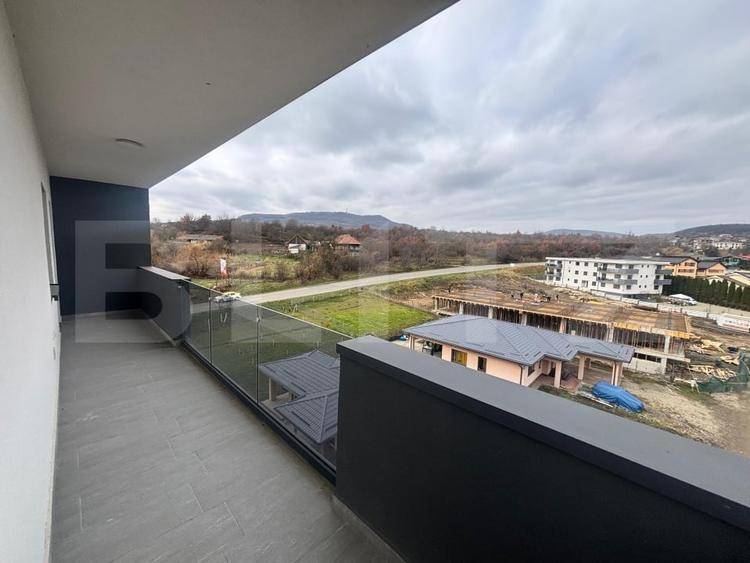 Apartament cu 3 camere decomandat în Nord-Est — fotografia 1