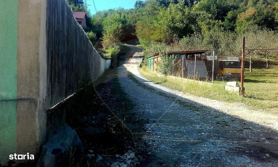 Teren de 96279 mp, în Sălătrucel