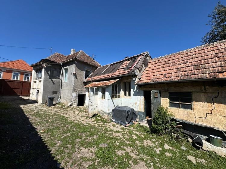Casă individuală cu 4 camere cu Teren 390 Mp în Augustin
