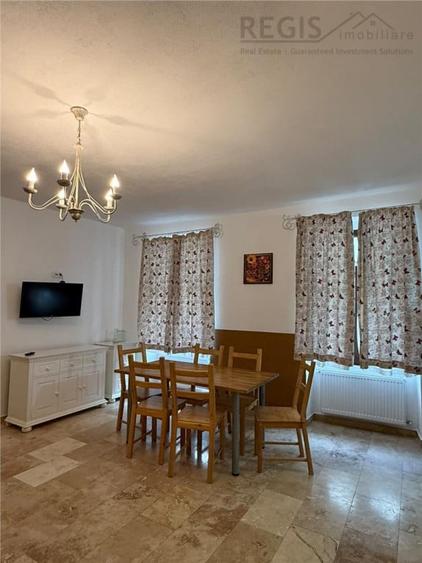 Apartament cu 2 camere decomandat în Centrul Istoric
