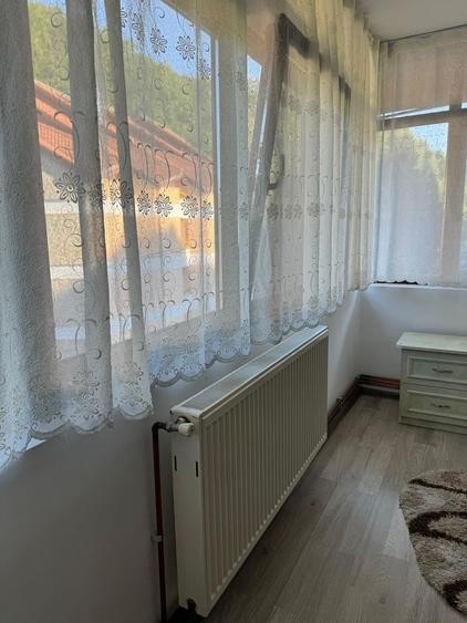 Apartament cu 3 camere decomandat în Slănic-Moldova