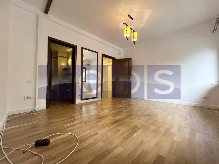 Apartament cu 3 camere semidecomandat în Primăverii