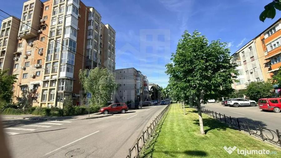 Apartament cu 2 camere decomandat în Craiovița Nouă