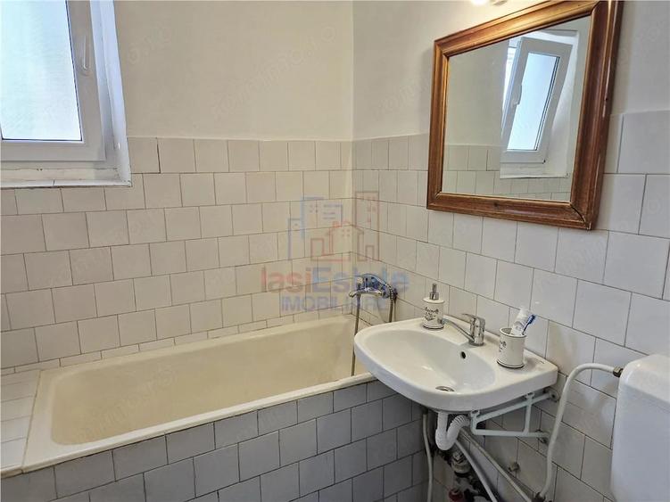 Apartament cu 3 camere în Filiași