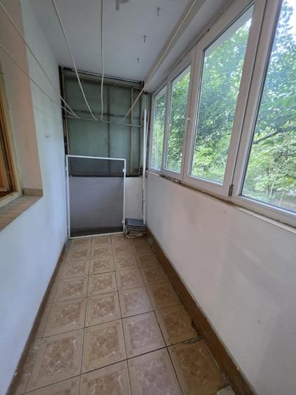 Apartament cu 4 camere semidecomandat în Titan