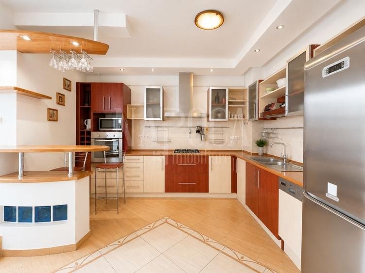 Apartament cu 4 camere semidecomandat în Zorilor