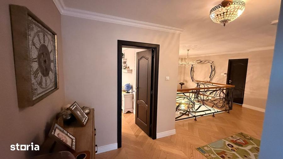 Casă cu 5 camere cu Teren 550 Mp în Bucium