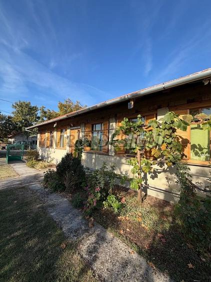 Casă individuală cu 4 camere cu Teren 2260 Mp în Uivar